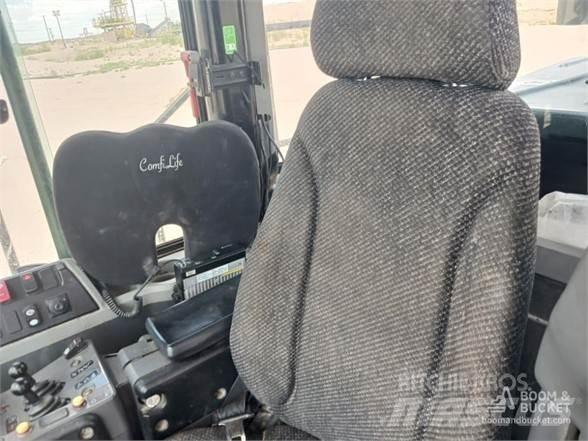 CAT 982M Chargeuse sur pneus