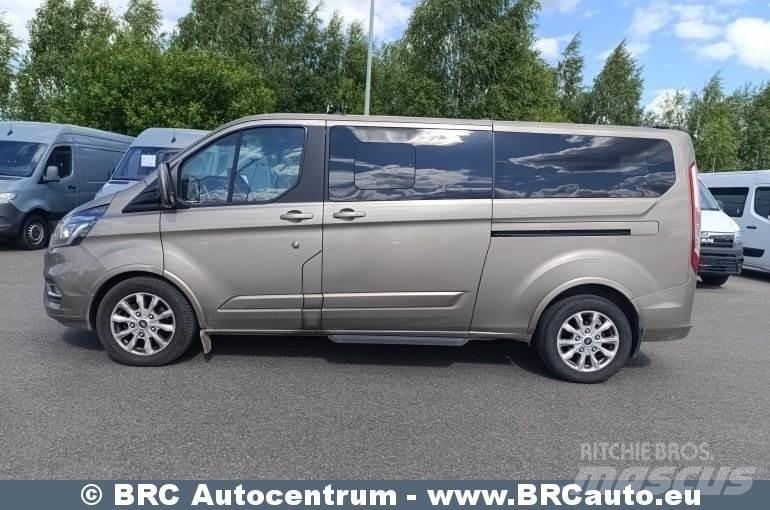 Ford Tourneo Custom Mini-bus