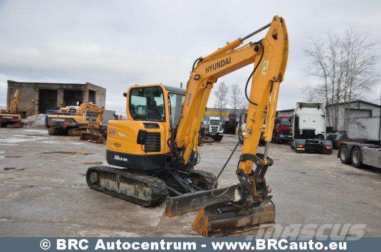 Hyundai R60CR-9A Pelle sur chenilles