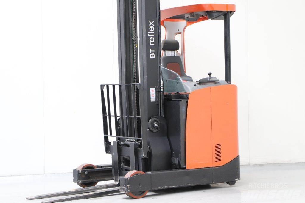 BT RRE160 Chariot à mât rétractable