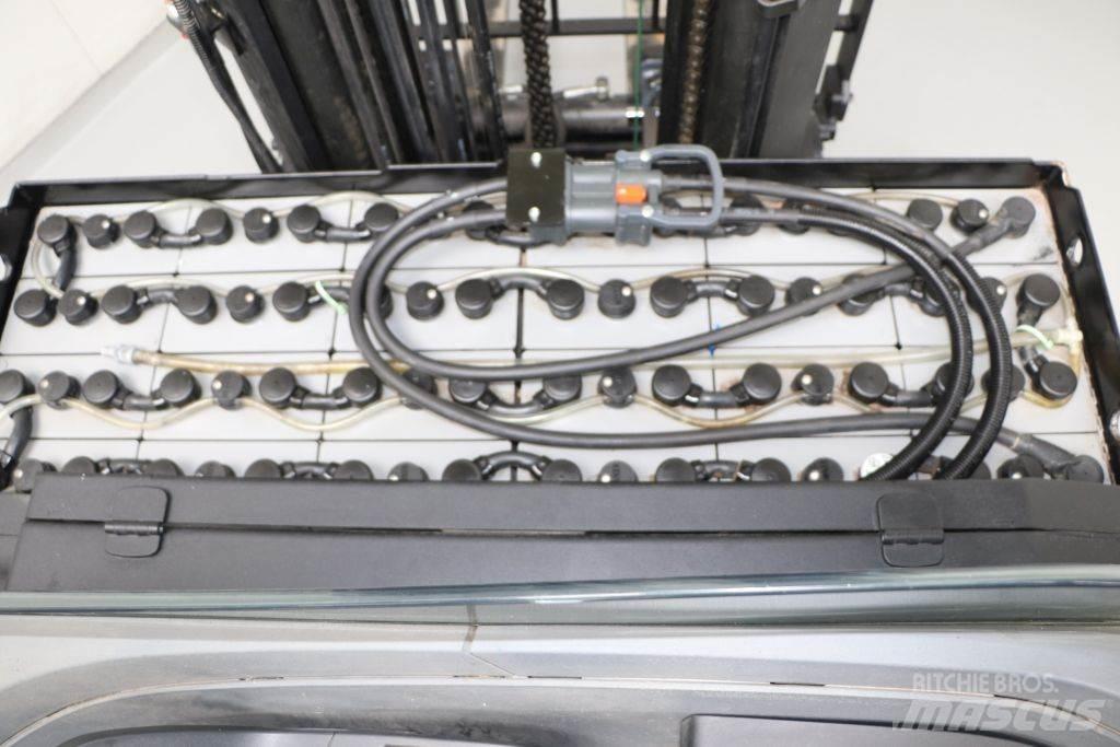 BT RRE160 Chariot à mât rétractable