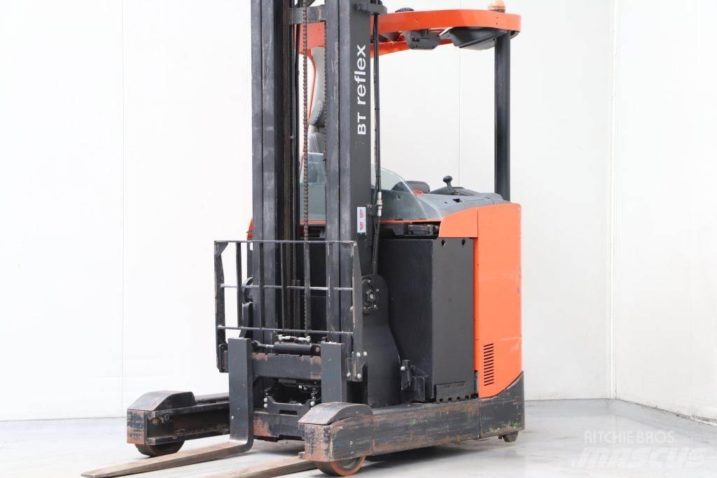 BT RRE160 Chariot à mât rétractable