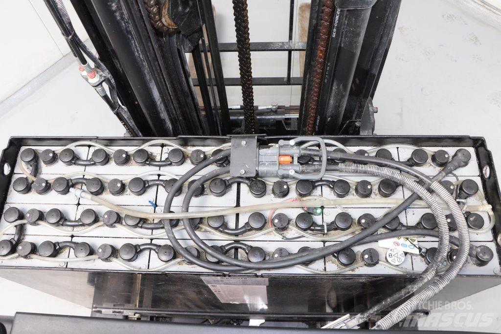 BT RRE160 Chariot à mât rétractable