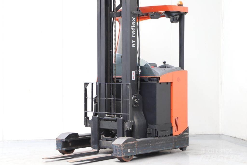 BT RRE160C Chariot à mât rétractable