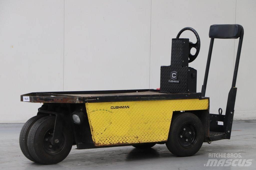 Cushman  Chariot remorqueur