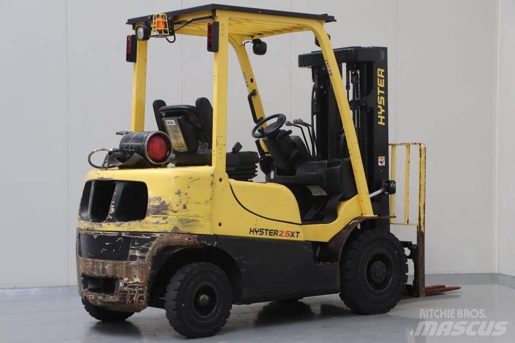 Hyster H2.5XT Chariots GPL
