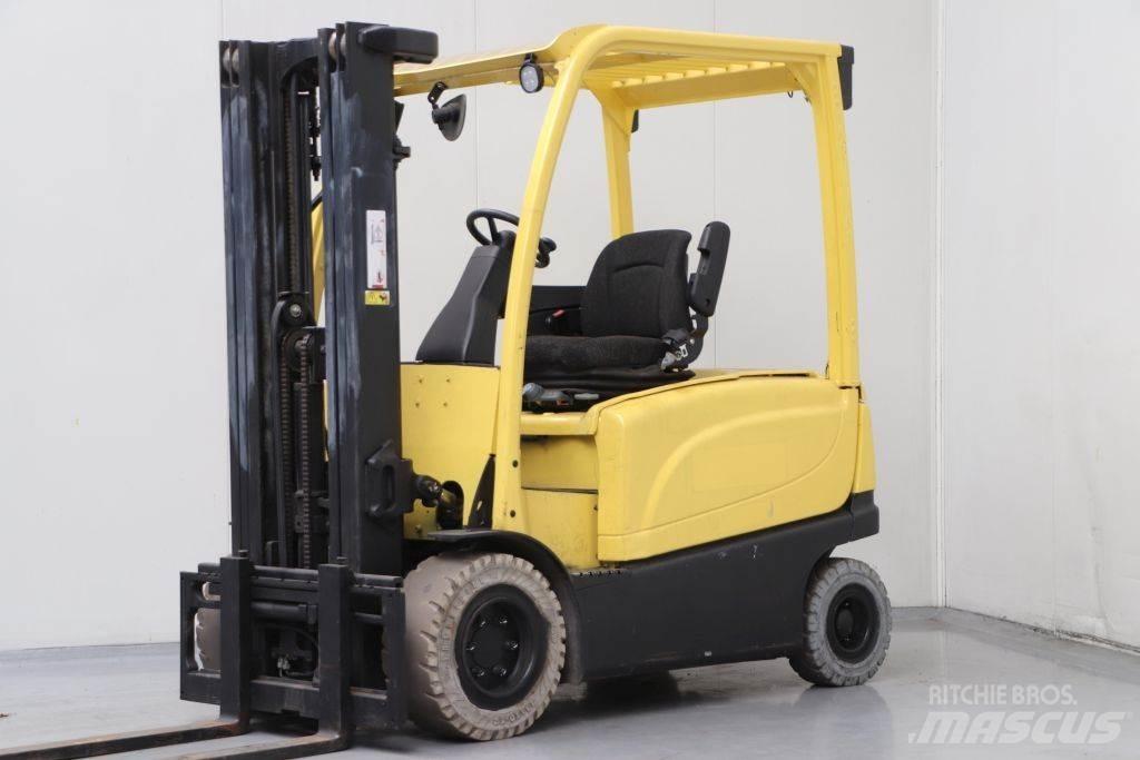 Hyster J2.2XN Chariots élévateurs électriques