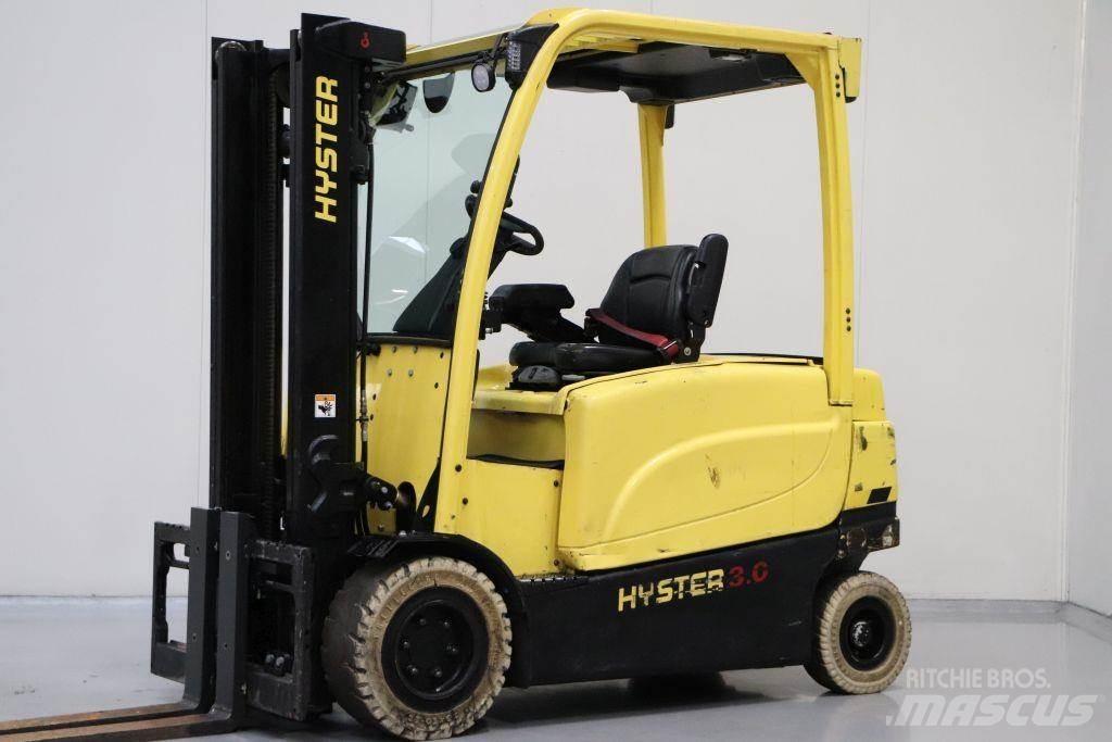 Hyster J3.0XN Chariots élévateurs électriques