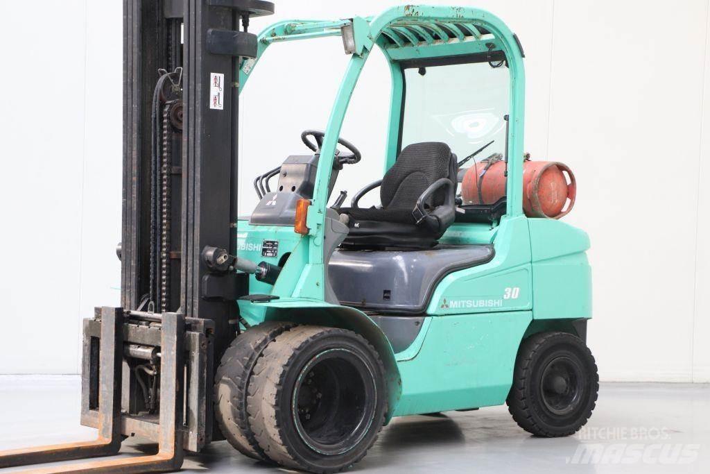 Mitsubishi FG30N Chariots GPL