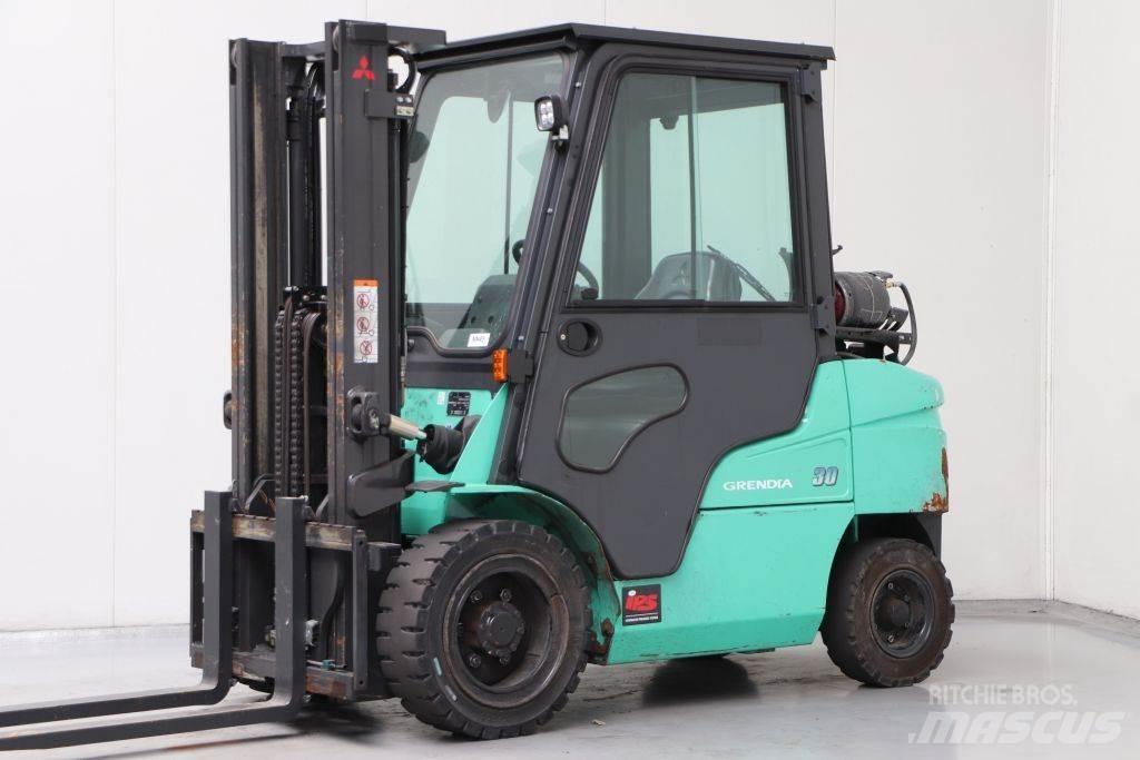 Mitsubishi FG30NT Chariots GPL