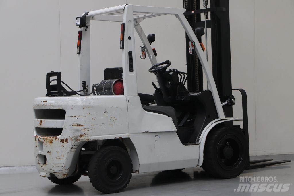 Nissan UG1F2A35DU Chariots GPL