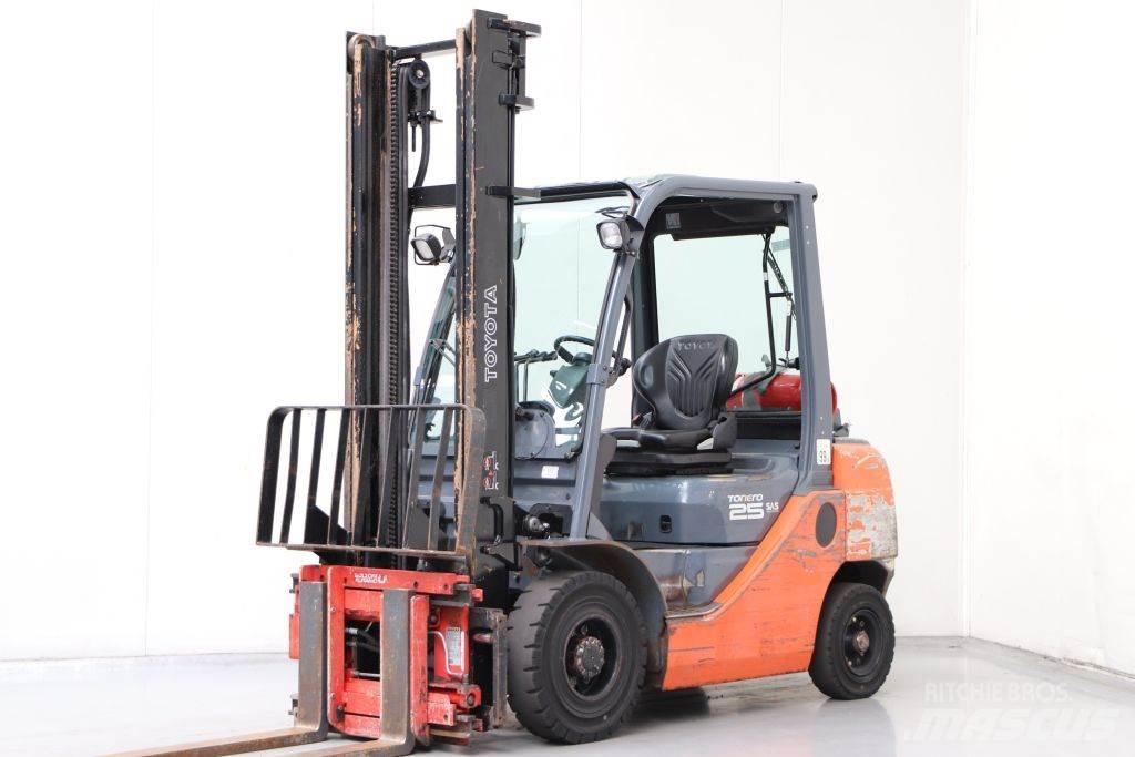 Toyota 02-8FGF25 Chariots GPL
