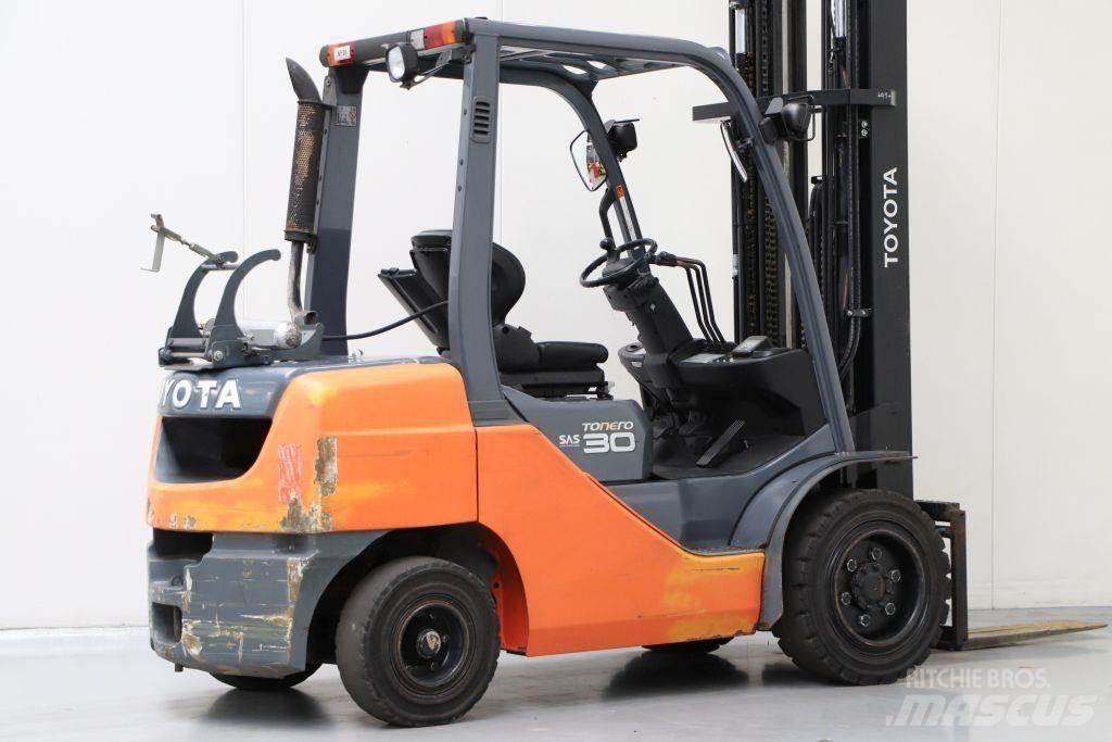 Toyota 02-8FGF30 Chariots GPL