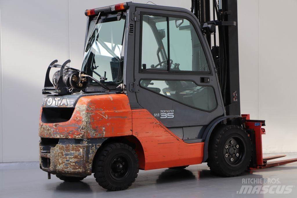 Toyota 02-8FGJF35 Chariots GPL