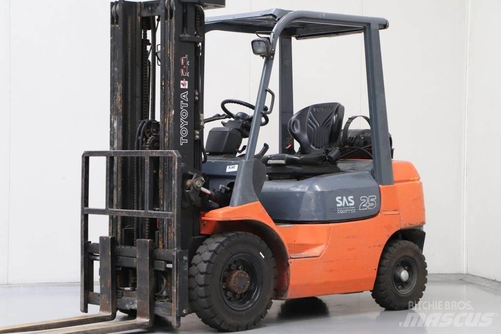 Toyota 42-7FGF25 Chariots GPL