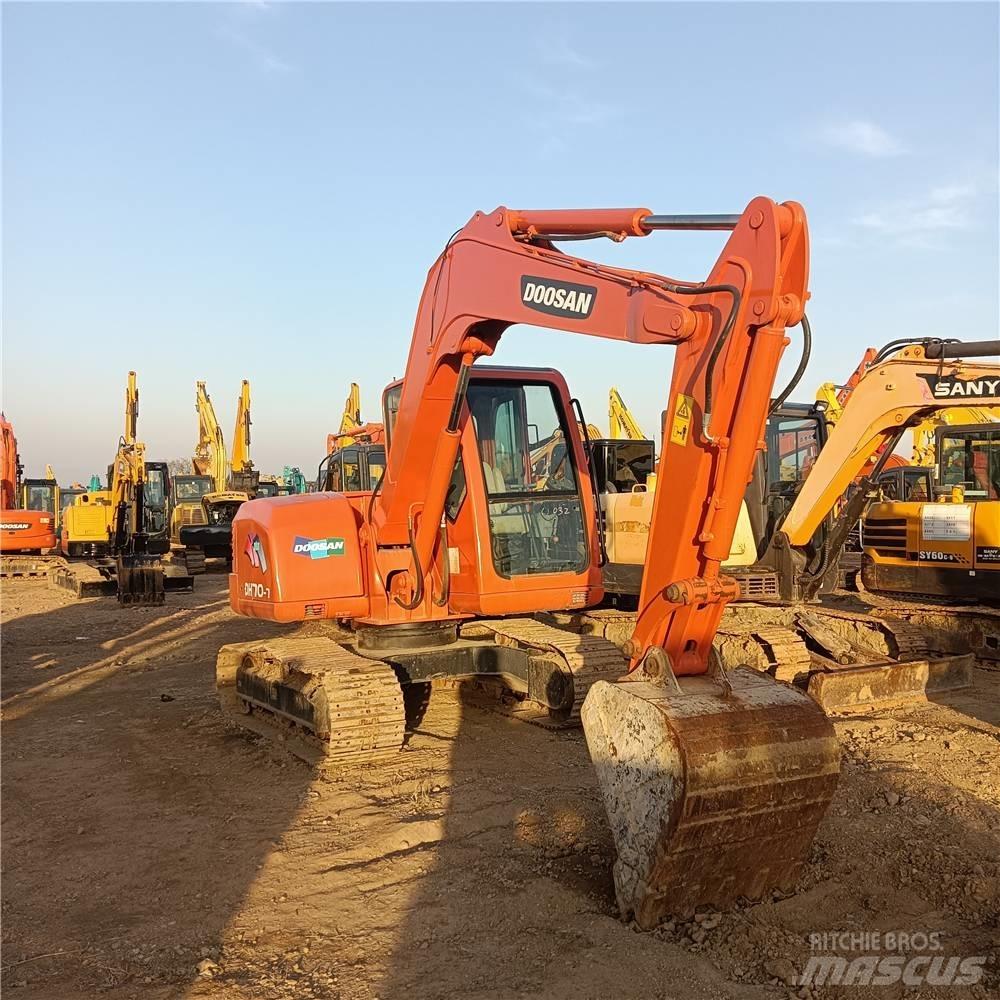 Doosan DH 70 Pelle sur chenilles