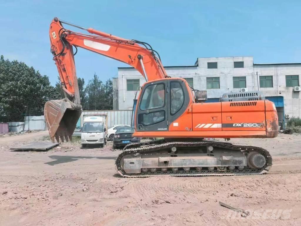 Doosan DX 260 Pelle sur chenilles