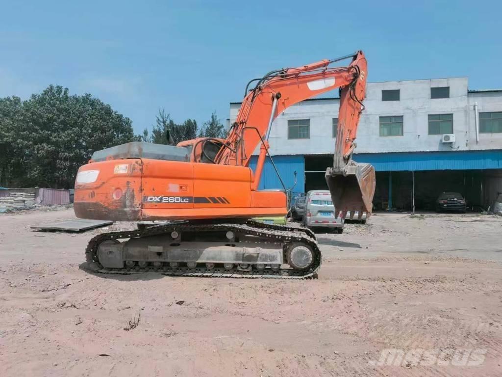 Doosan DX 260 Pelle sur chenilles