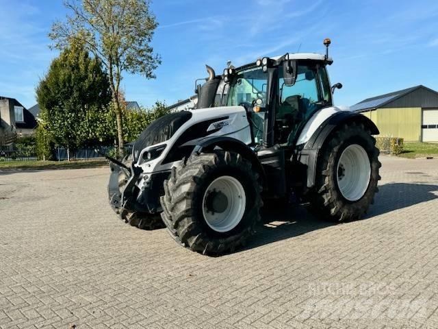 Valtra T214 Versu Tracteur
