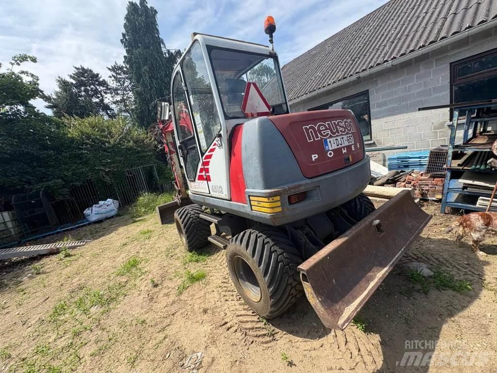 Neuson 6502WD Pelle sur pneus