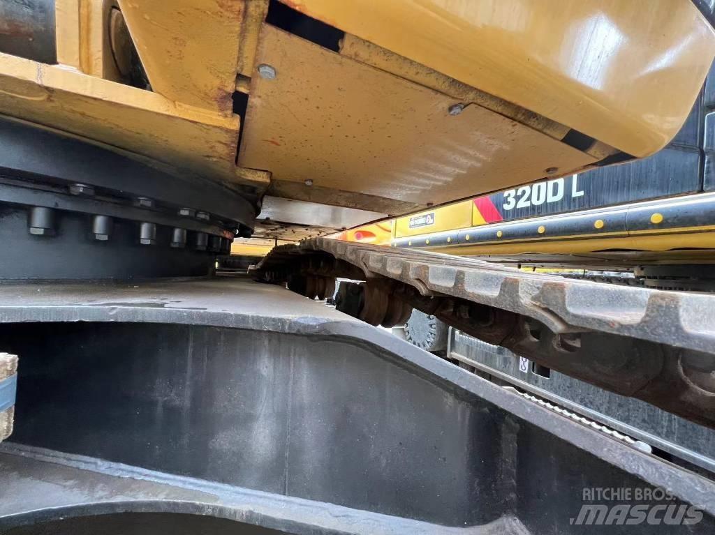 CAT 325 C Pelle sur chenilles