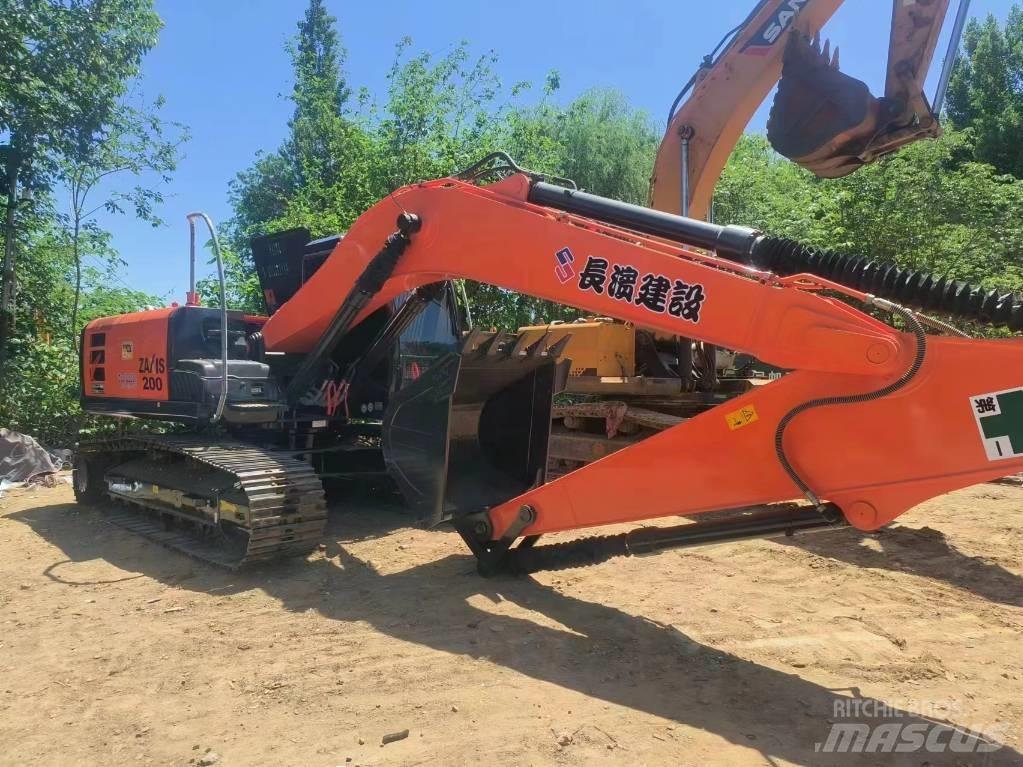 Hitachi ZX200 Pelle sur chenilles