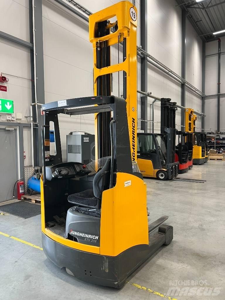 Jungheinrich ETV 214 Chariot à mât rétractable