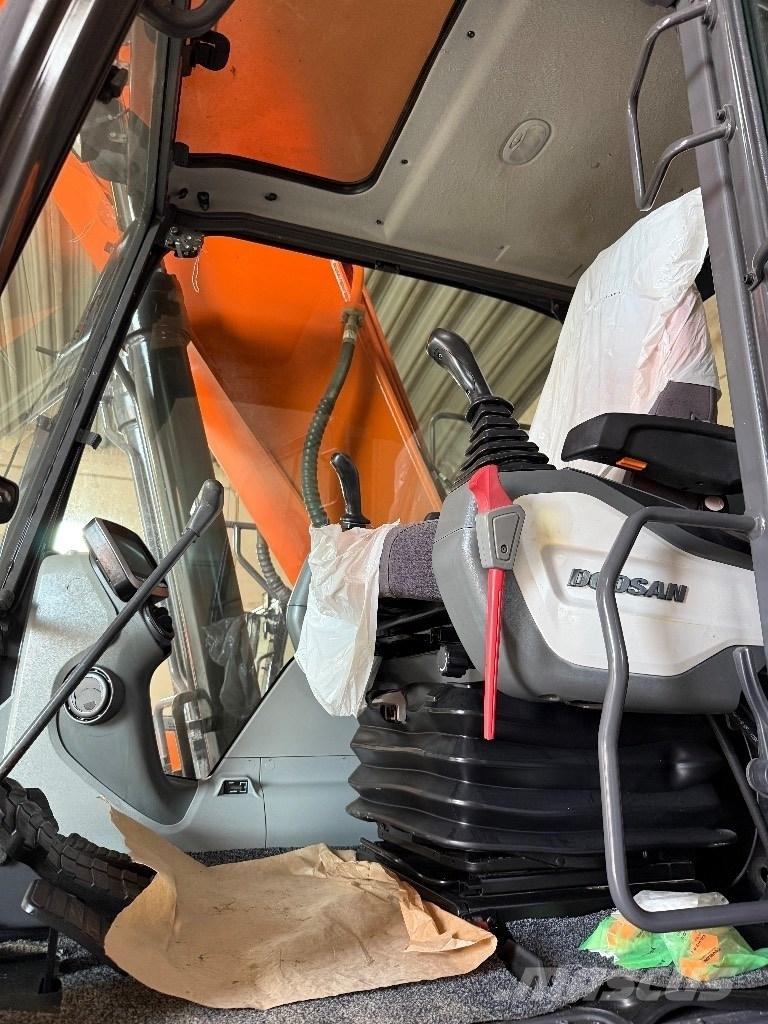  Dossan DX225Lc-5 Pelle sur chenilles