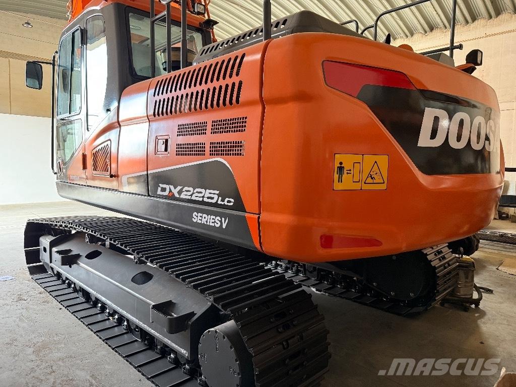  Dossan DX225Lc-5 Pelle sur chenilles