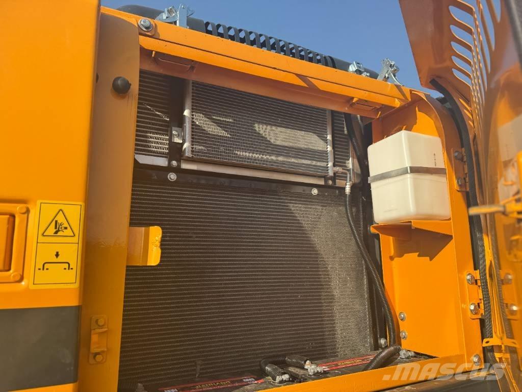 Hyundai HX 220 Pelle sur chenilles