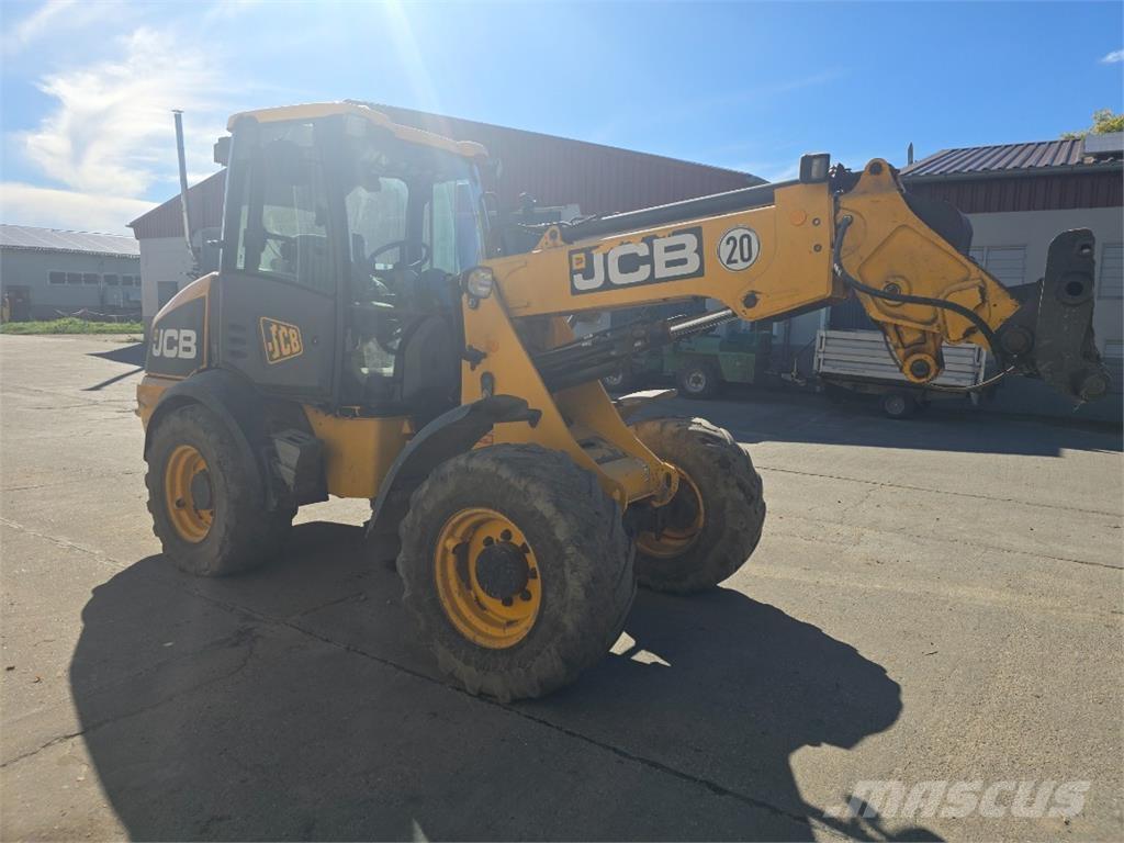 JCB TM 220 Chargeuse sur pneus