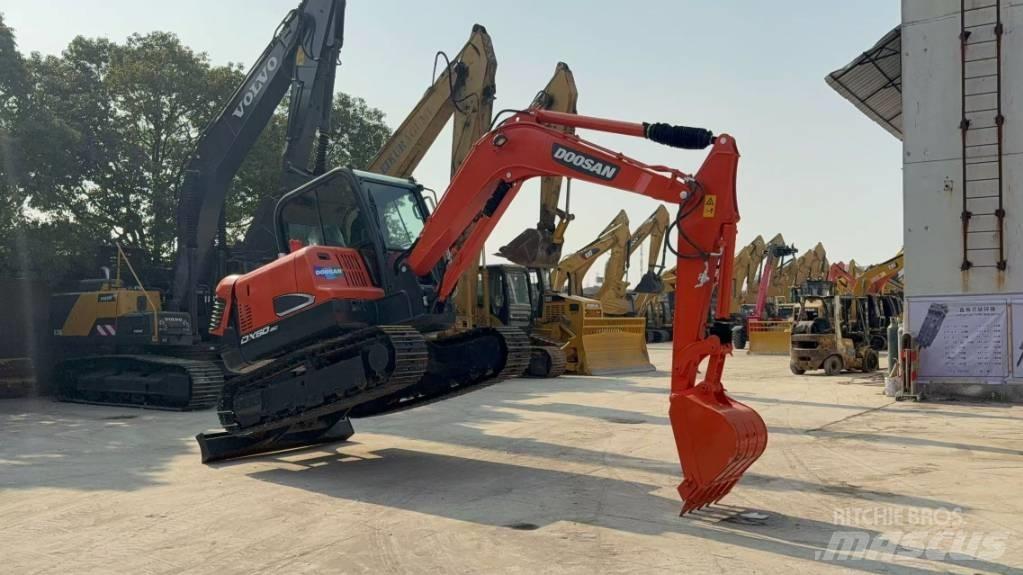 Doosan DX 60-9 C Pelle sur chenilles
