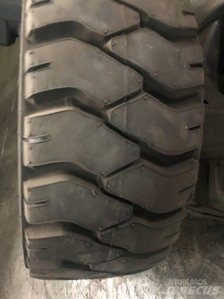 Armour 21x8-9 Pneus, roues et jantes