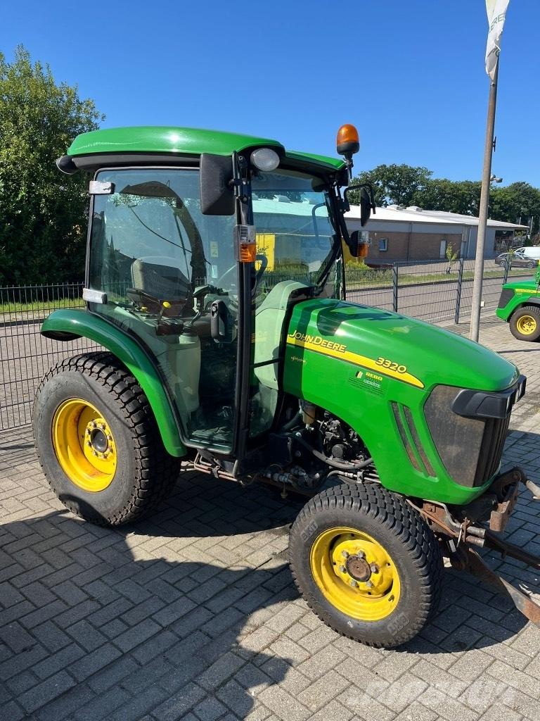 John Deere 3320 Micro tracteur