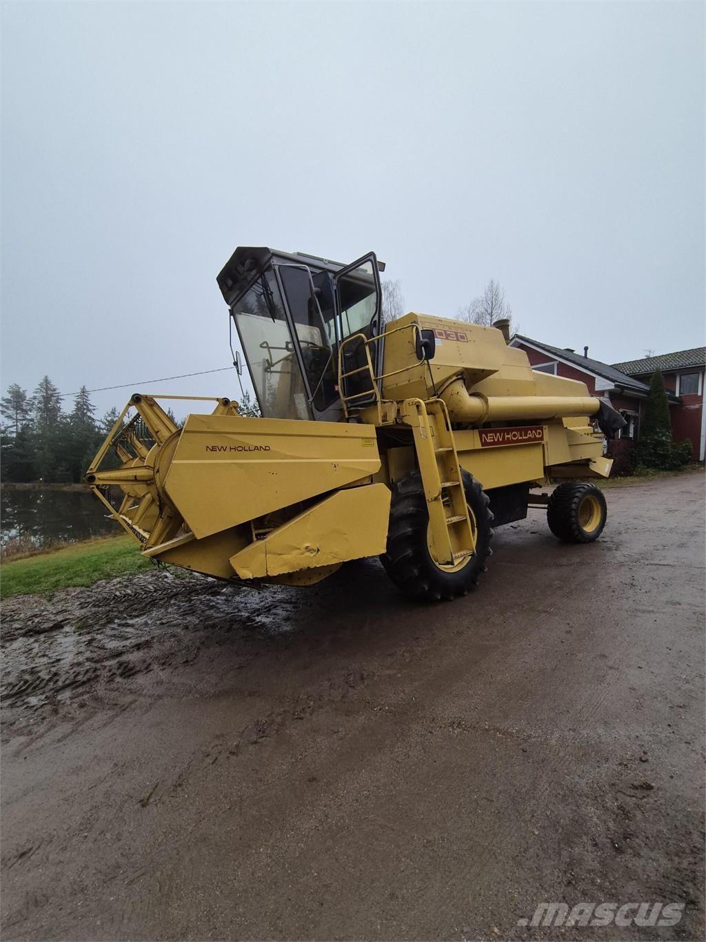 New Holland 8030 Moissonneuse batteuse