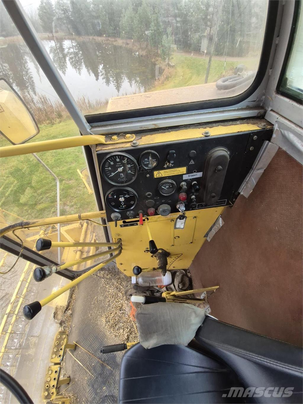 New Holland 8030 Moissonneuse batteuse