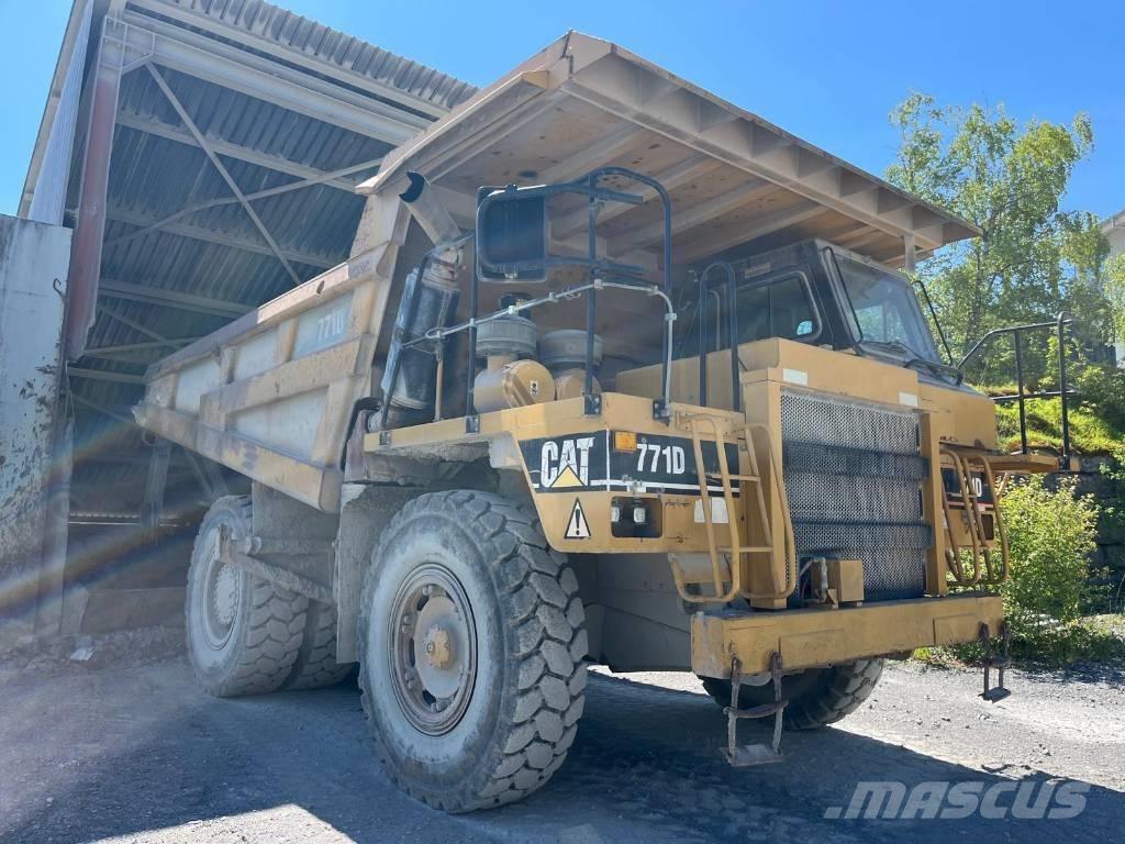 CAT 771D Tombereau rigide
