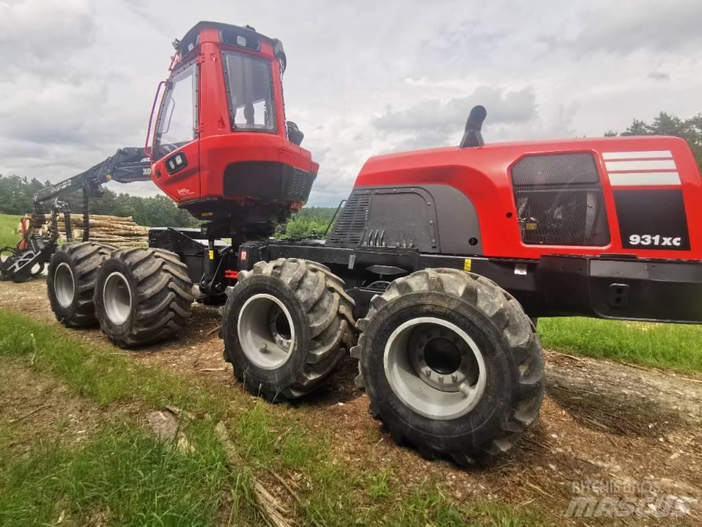 Komatsu 931 XC Abatteuse