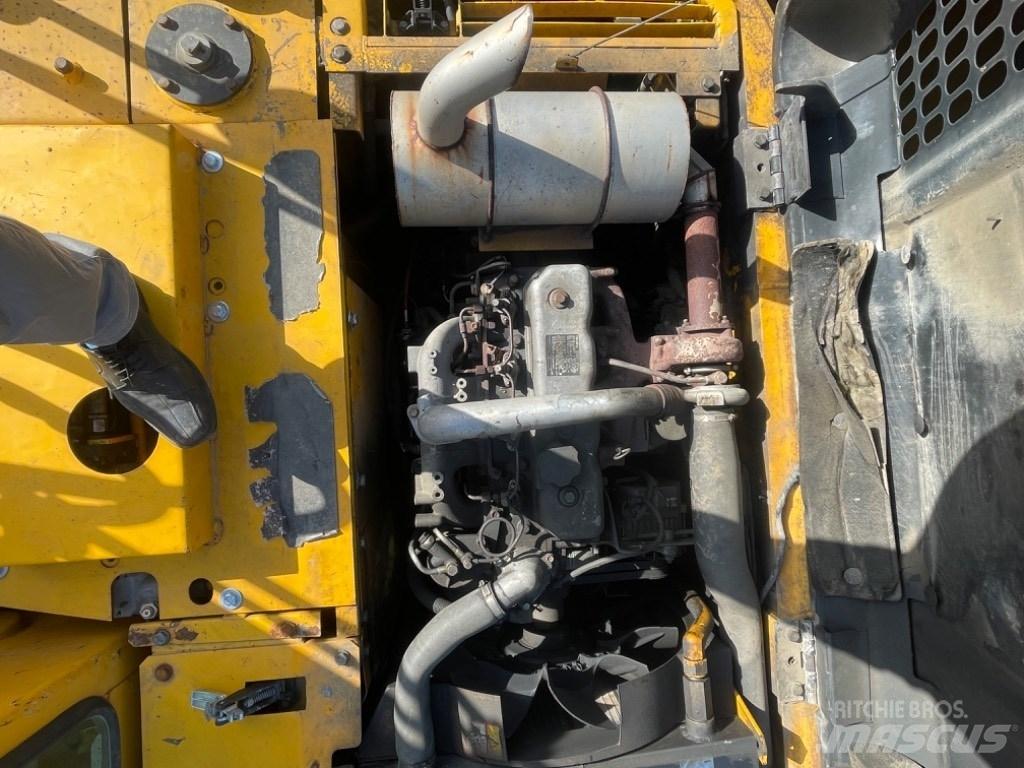 JCB JS 145 W Pelle sur pneus