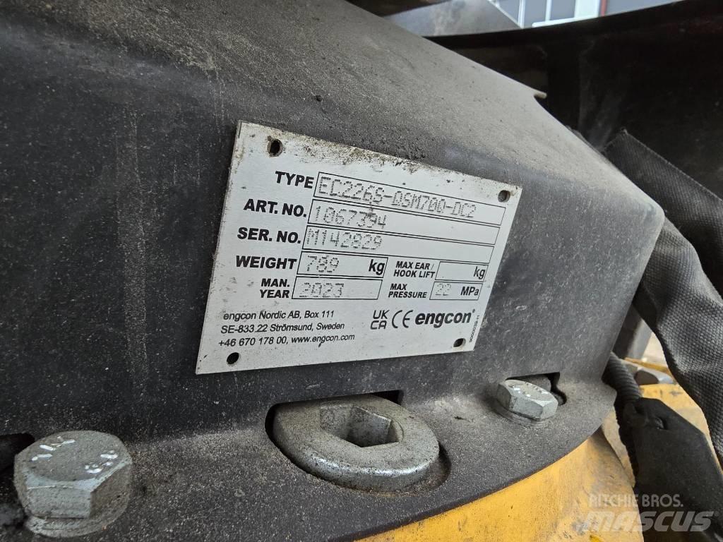 Komatsu PC 228 US-11 Pelle sur chenilles