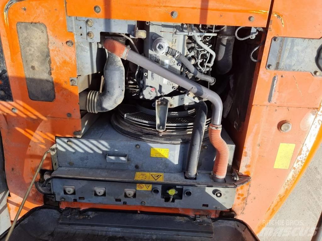 Hitachi ZX 210 LC-3 Pelle sur chenilles