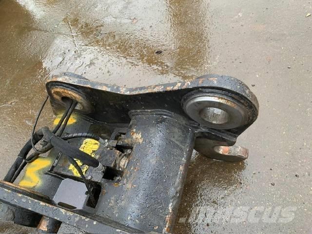 CAT 329 E 330F Attache rapide pour godet