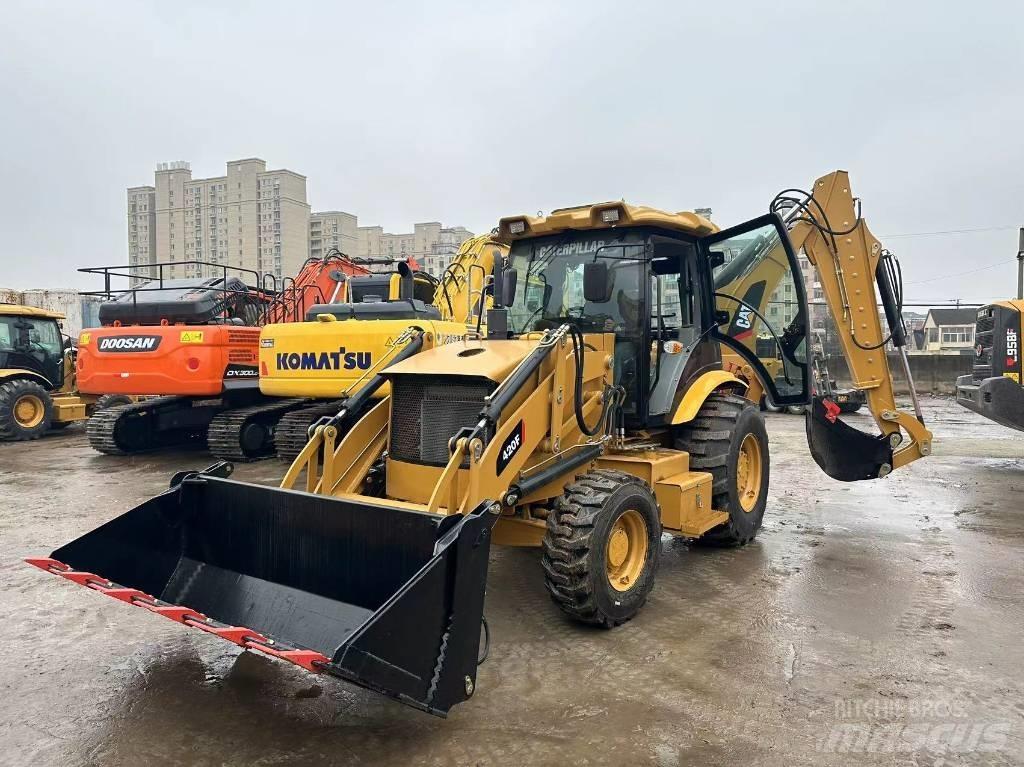 CAT 420 F Tractopelle