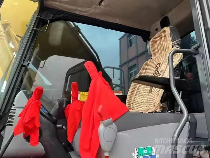 Komatsu PC 200 Pelle sur chenilles