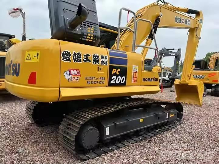 Komatsu PC 200 Pelle sur chenilles