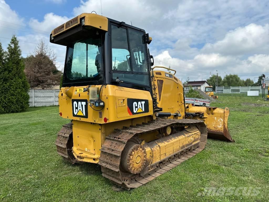 CAT D 4 K 2 XL Bouteurs sur chenilles