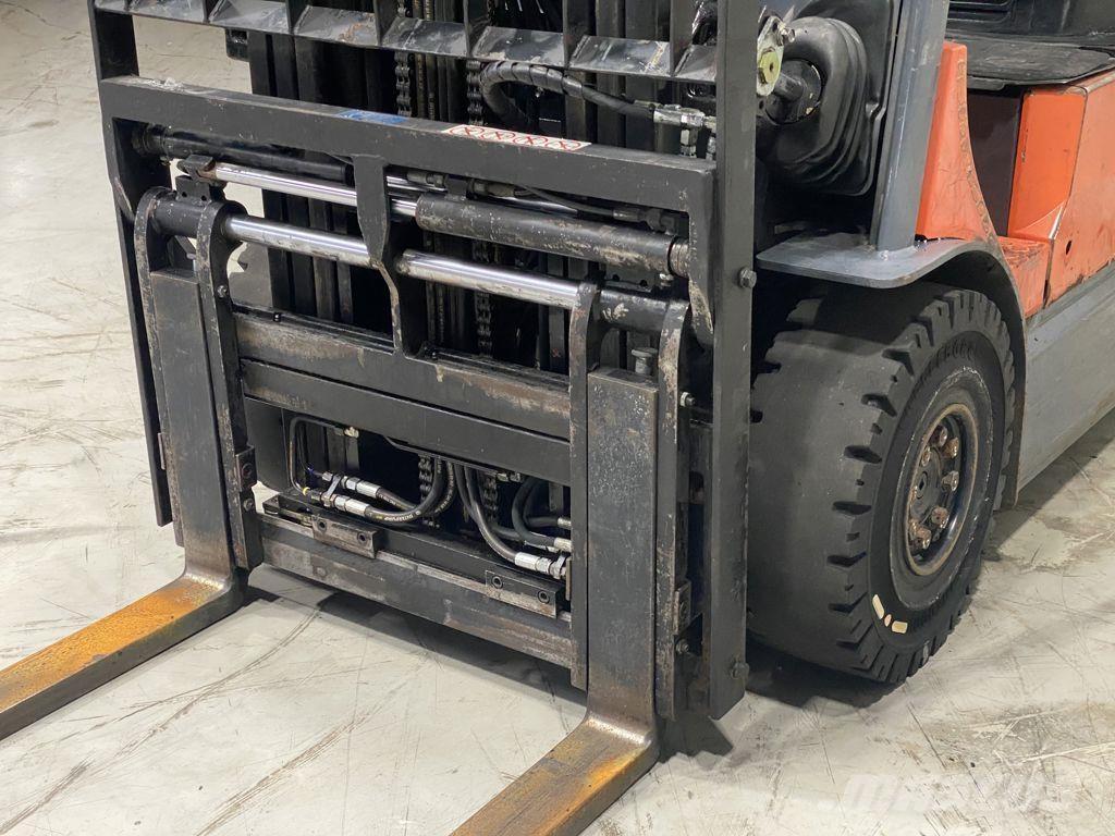 Toyota 7FBMF25 Chariots élévateurs électriques