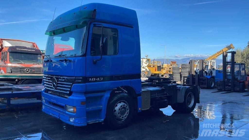 Mercedes-Benz 1843 Tracteur routier
