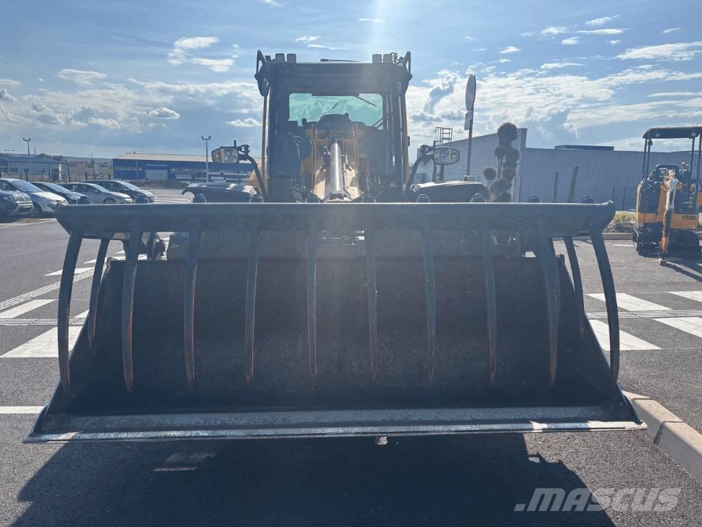 JCB TM 320 S Télescopique agricole