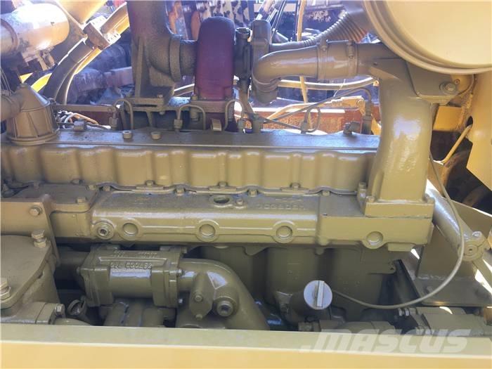 CAT D 6 D Bouteurs sur chenilles
